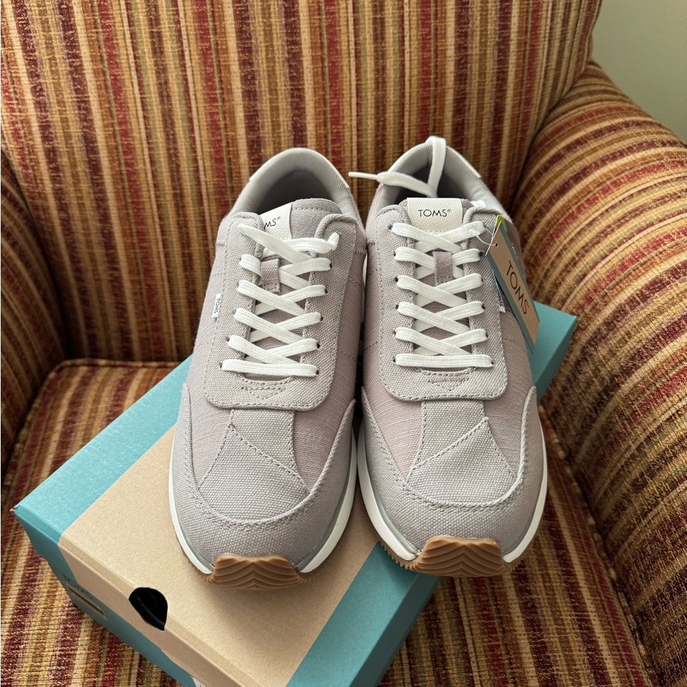 TOMS Wyndon Grey Jogger Sneaker - Picture 2 of 6